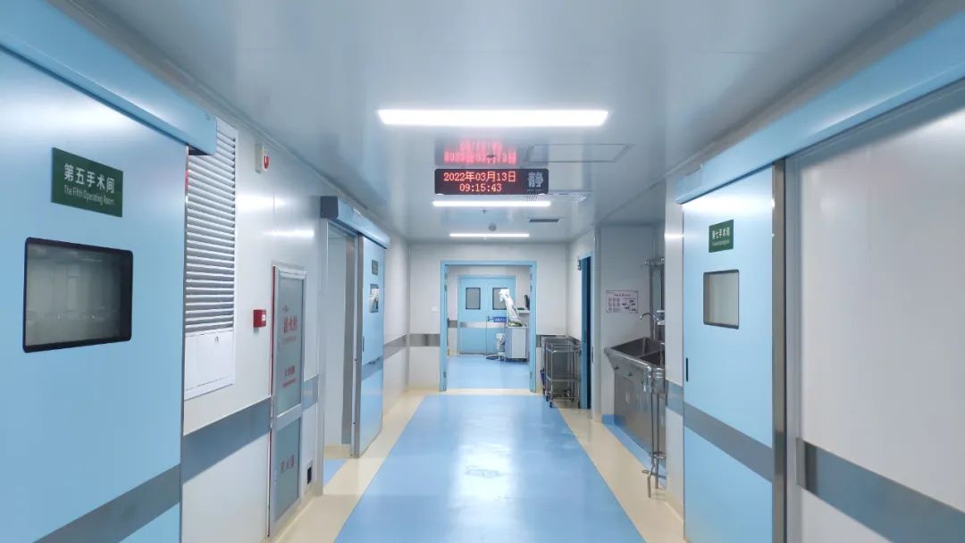 河南省中醫(yī)院西區(qū)醫(yī)院百級層流手術室正式啟動，當天首臺全髖關節(jié)置換術圓滿成功！