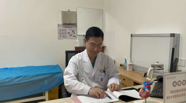 煩躁！90后小伙持續(xù)失眠、胸悶，原因竟然是······