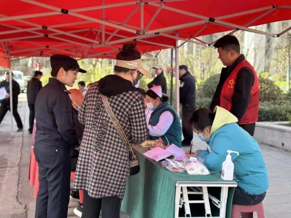 不負(fù)春光，鄭西專家義診健康行，關(guān)懷暖民心！