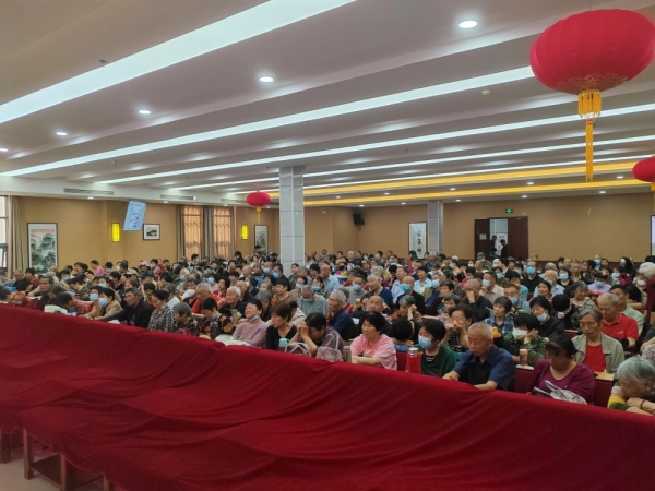 專家講座現(xiàn)場解憂，護航健康路
